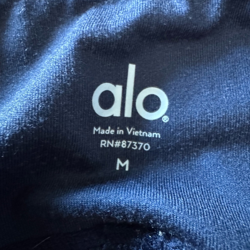 Alo Yoga Medium Goddess Legging - like new condition! - Picture 4 of 4
